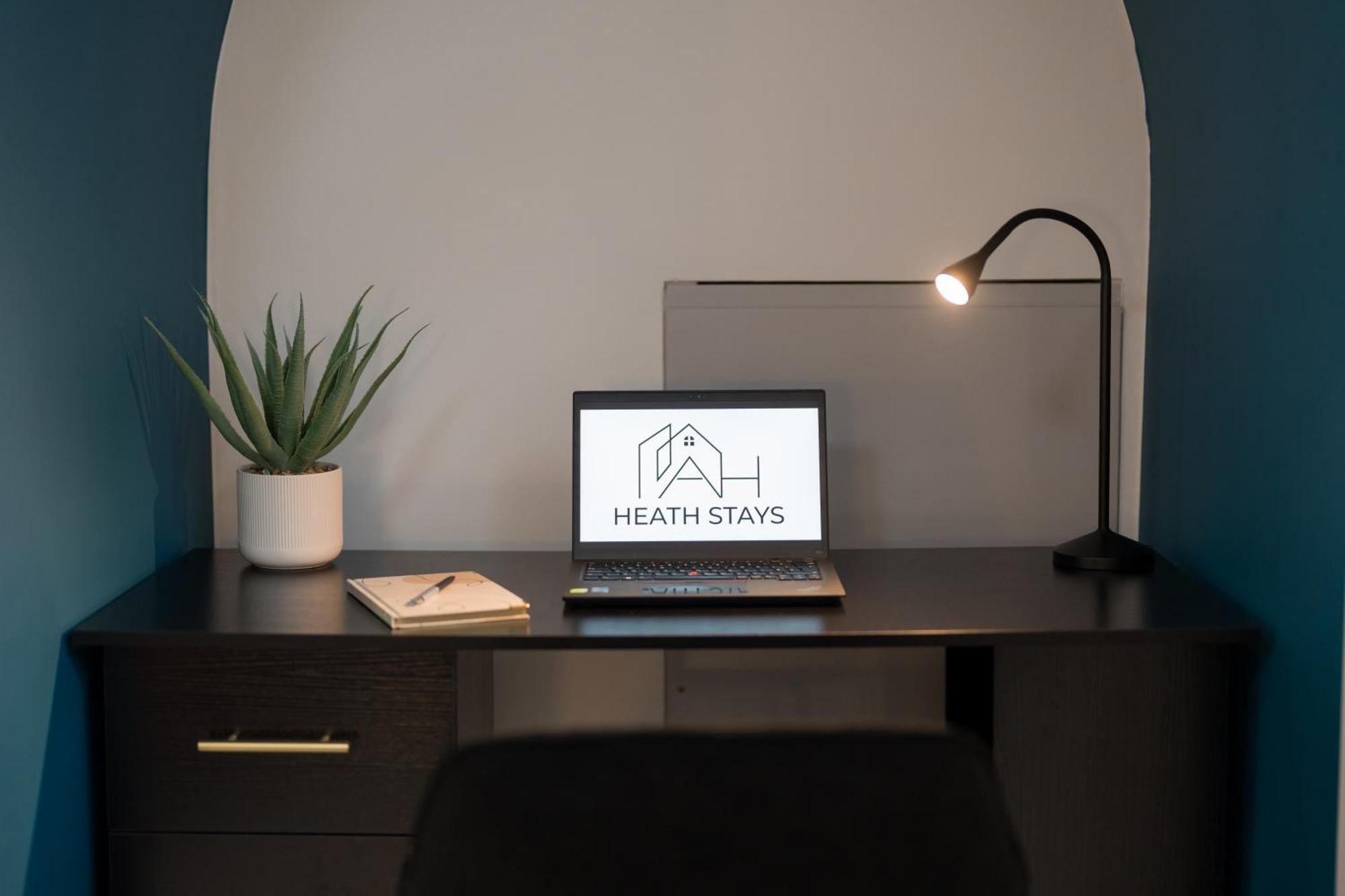Luxurious 2 Bed Birmingham House Free Parking - Sleeps 6 Appartement Buitenkant foto