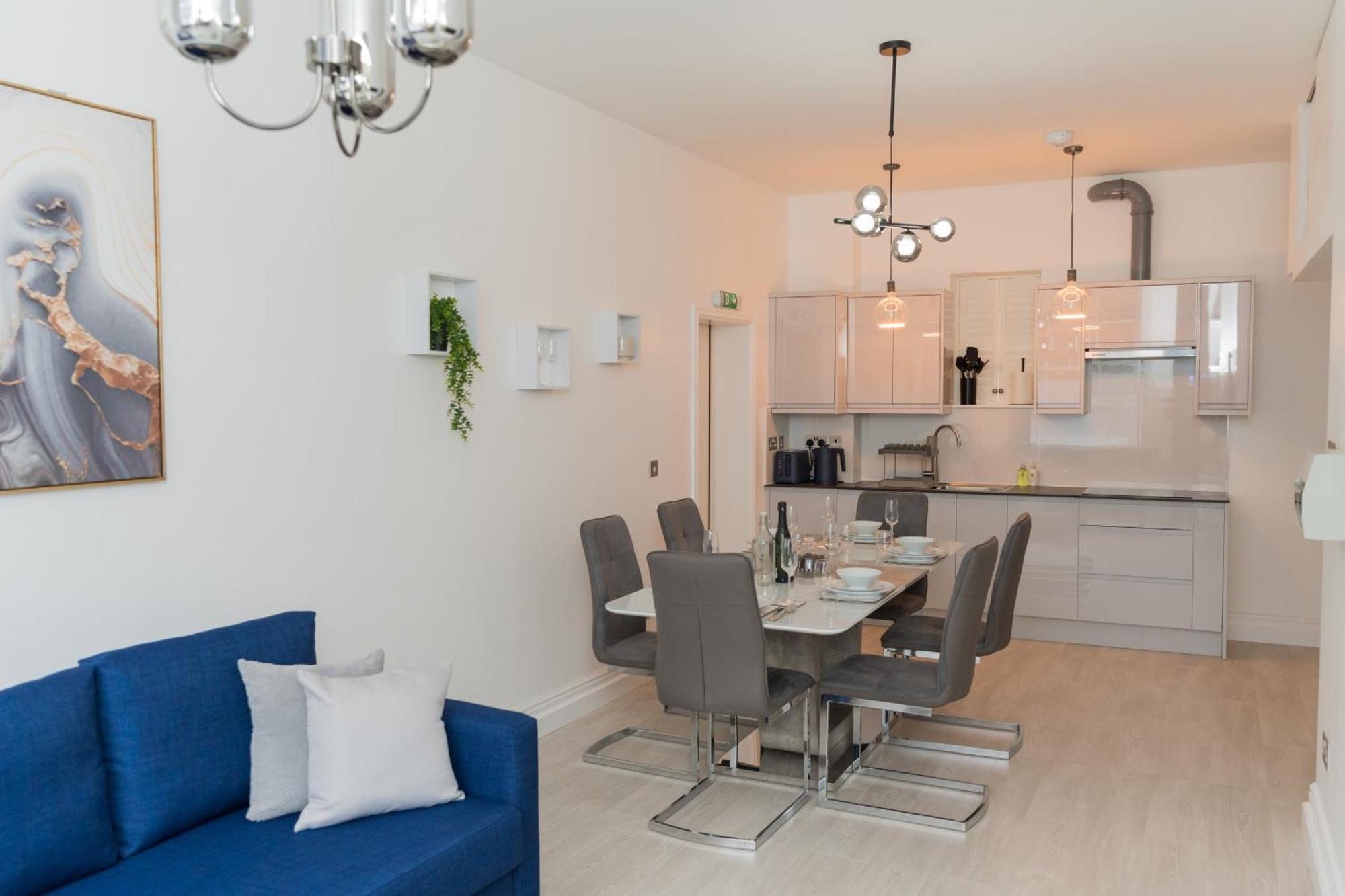 Luxurious 2 Bed Birmingham House Free Parking - Sleeps 6 Appartement Buitenkant foto