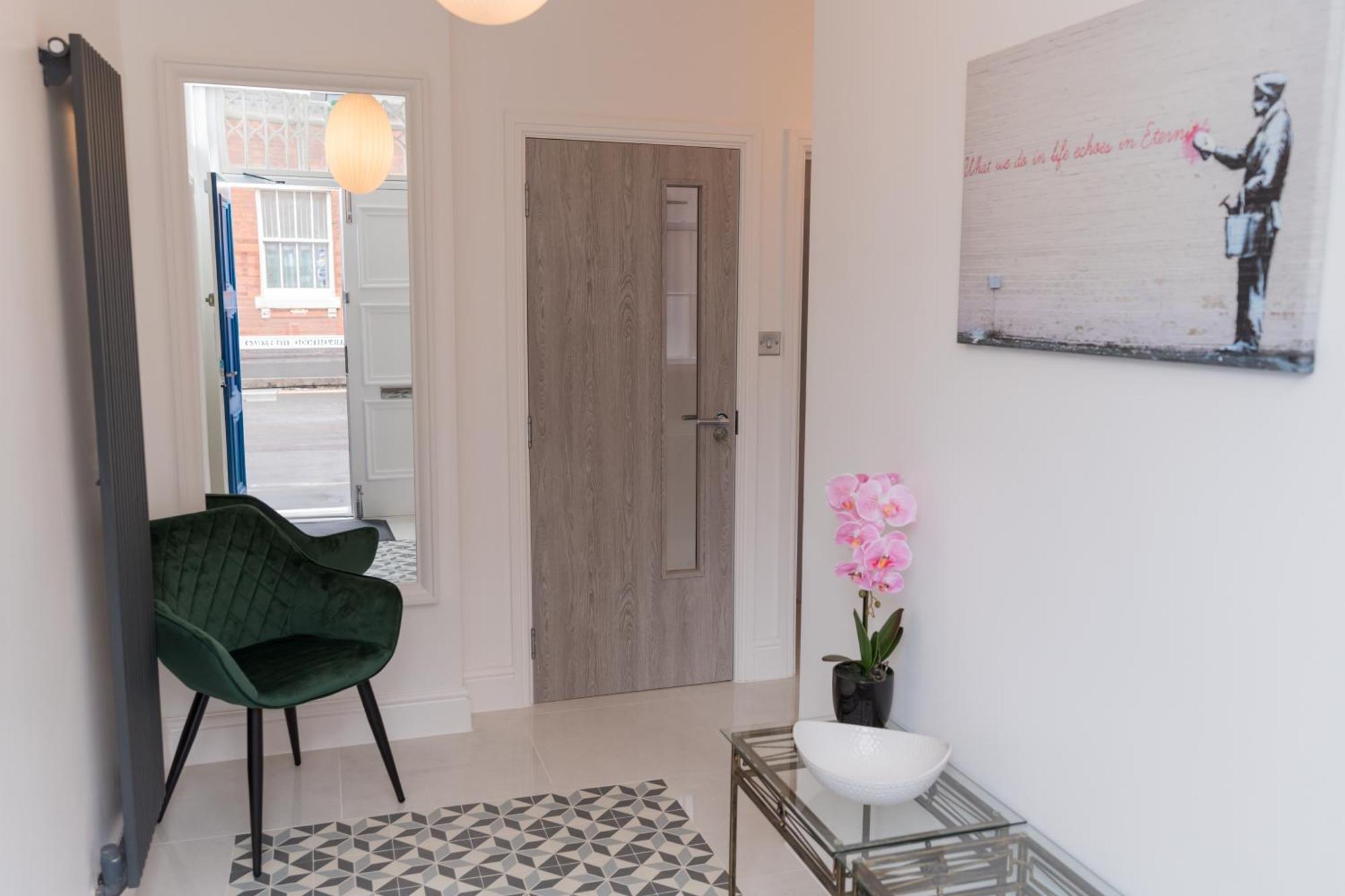 Luxurious 2 Bed Birmingham House Free Parking - Sleeps 6 Appartement Buitenkant foto