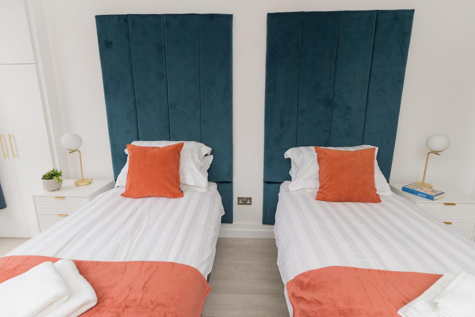 Luxurious 2 Bed Birmingham House Free Parking - Sleeps 6 Appartement Buitenkant foto