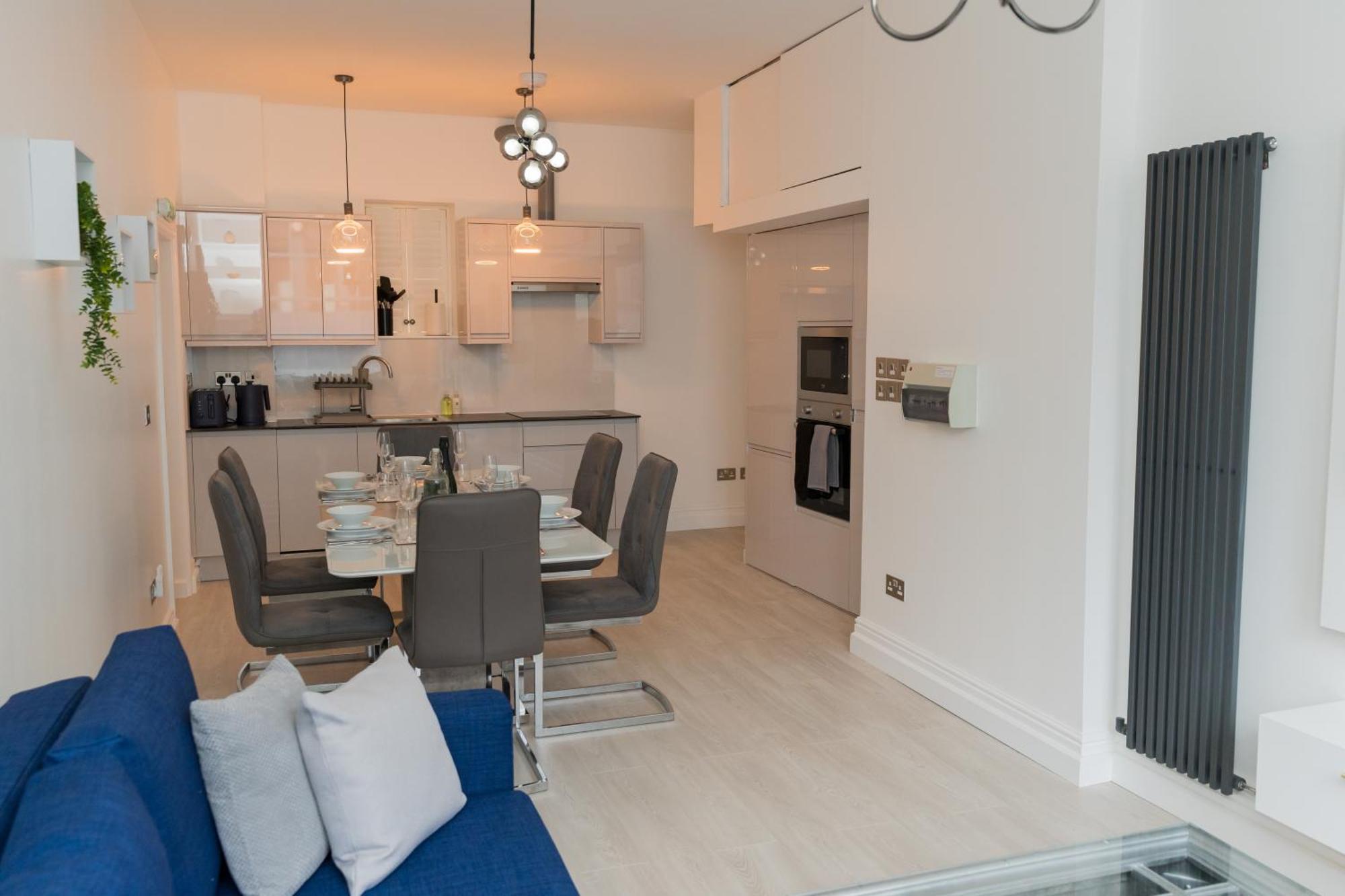 Luxurious 2 Bed Birmingham House Free Parking - Sleeps 6 Appartement Buitenkant foto