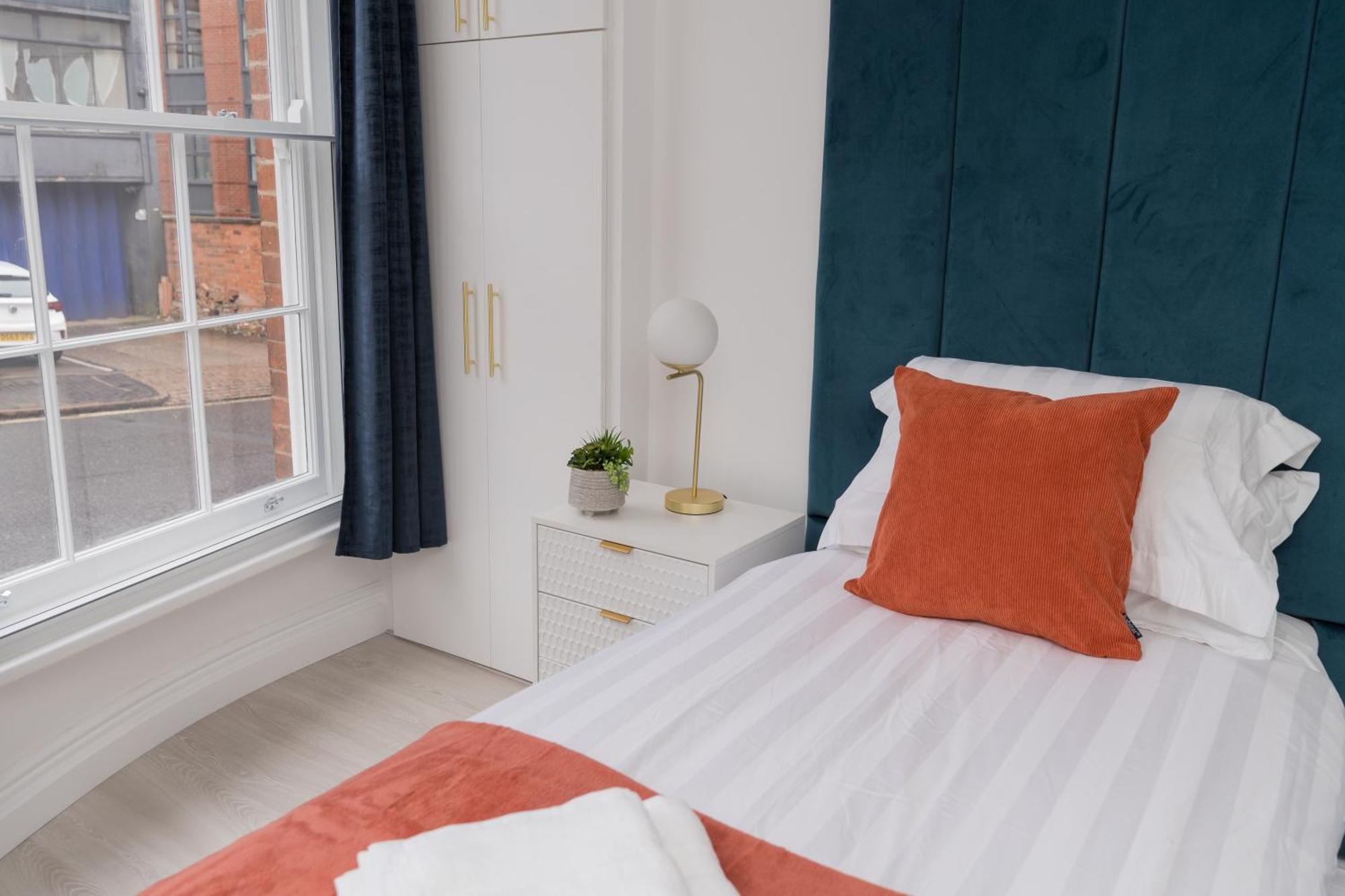 Luxurious 2 Bed Birmingham House Free Parking - Sleeps 6 Appartement Buitenkant foto